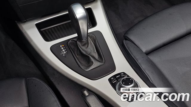 BMW 3-Series 2011 — photo 9