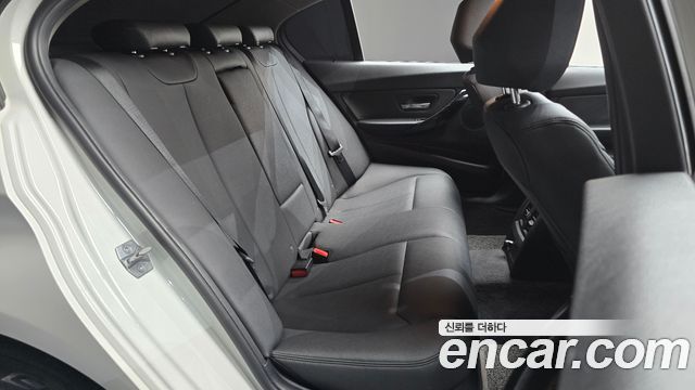 BMW 3-Series 2016 — photo 11