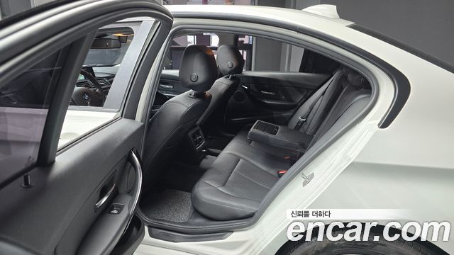 BMW 3-Series 2016 — photo 12