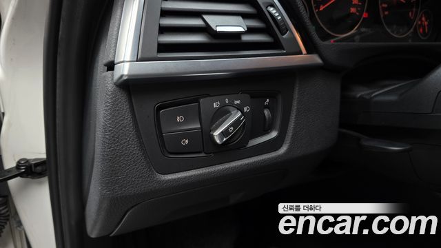 BMW 3-Series 2016 — photo 16