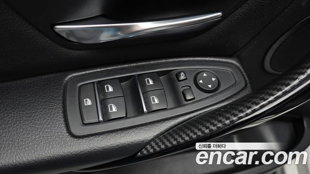 BMW 3-Series 2016 — photo 17
