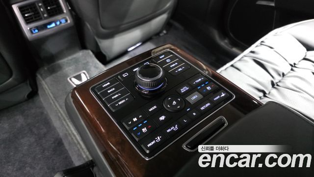 Hyundai Equus 2013 — photo 24