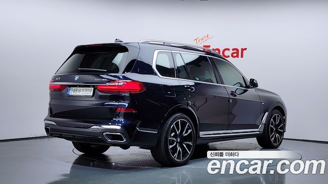 BMW X7 2021 — photo 2