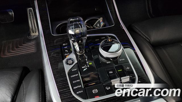 BMW X7 2021 — photo 12