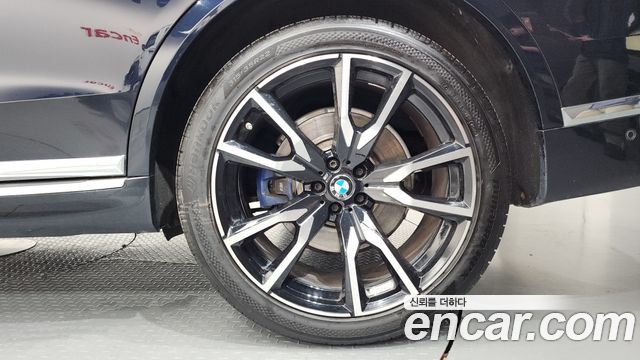 BMW X7 2021 — photo 7