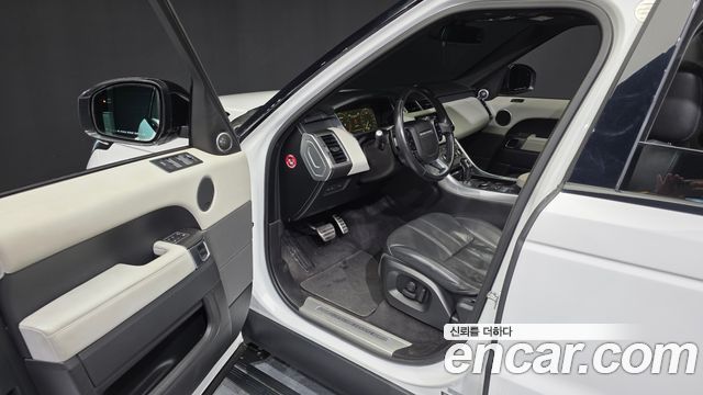 Land Rover Range Rover Sport 2016 — photo 10
