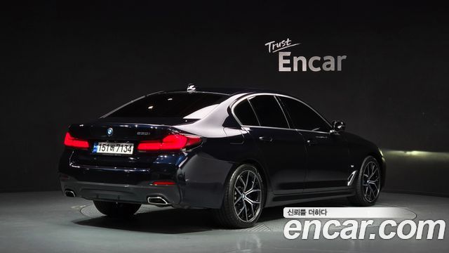 BMW 5-Series 2022 — photo 3