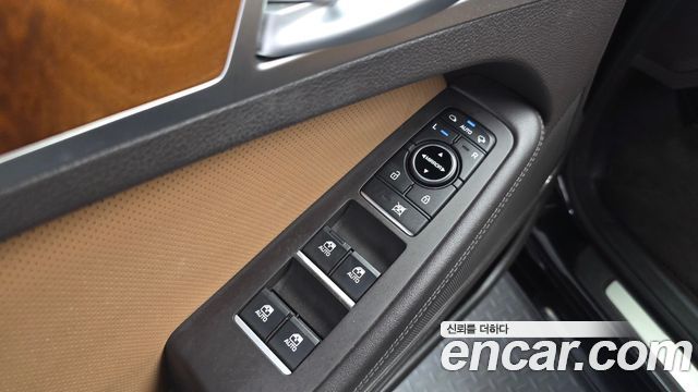 Hyundai Genesis 2016 — photo 33