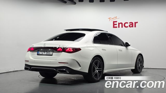 Mercedes-Benz E-Class 2026 — photo 2