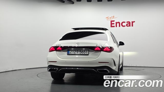 Mercedes-Benz E-Class 2026 — photo 4