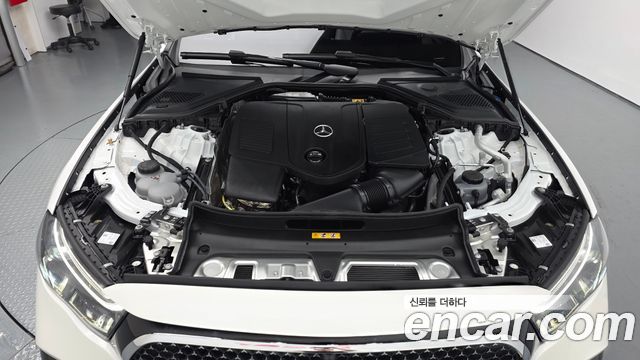 Mercedes-Benz E-Class 2026 — photo 6