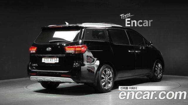 Kia Canival 2018 — photo 2