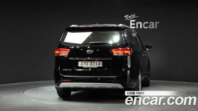 Kia Canival 2018 — photo 4