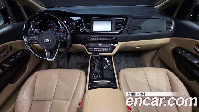 Kia Canival 2018 — photo 10