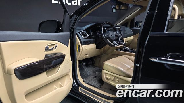 Kia Canival 2018 — photo 13