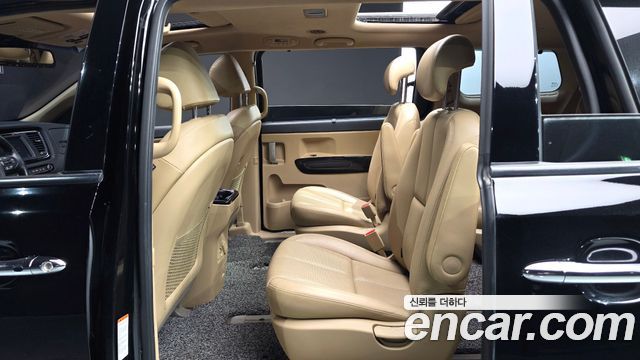 Kia Canival 2018 — photo 18