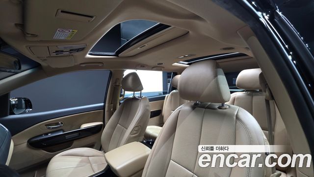 Kia Canival 2018 — photo 22