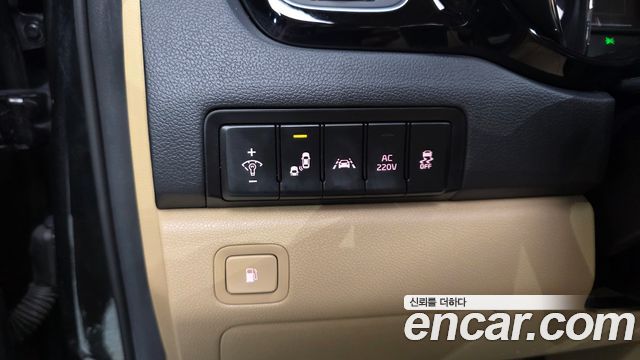 Kia Canival 2018 — photo 25