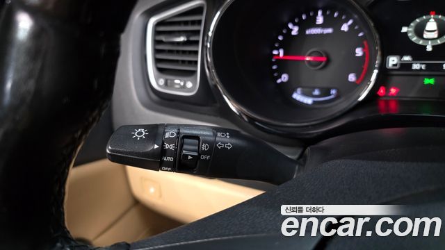 Kia Canival 2018 — photo 30