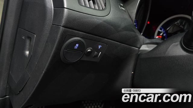 Hyundai Genesis 2009 — photo 16