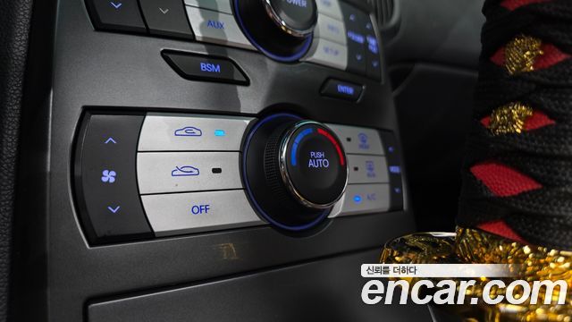 Hyundai Genesis 2009 — photo 17