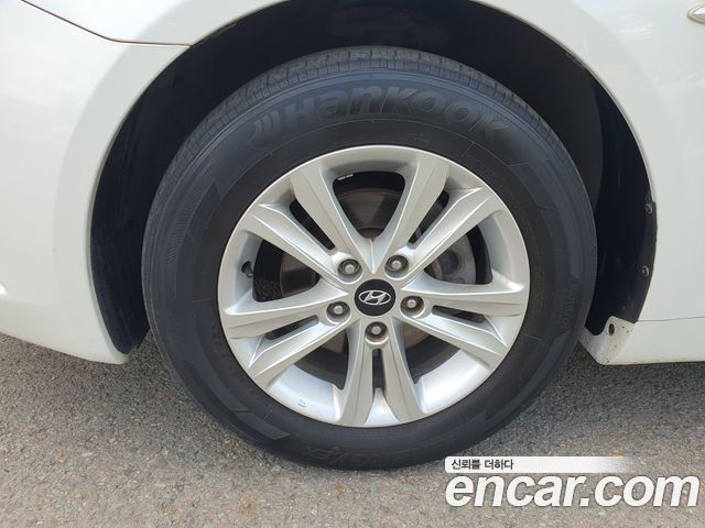 Hyundai Sonata 2011 — photo 5