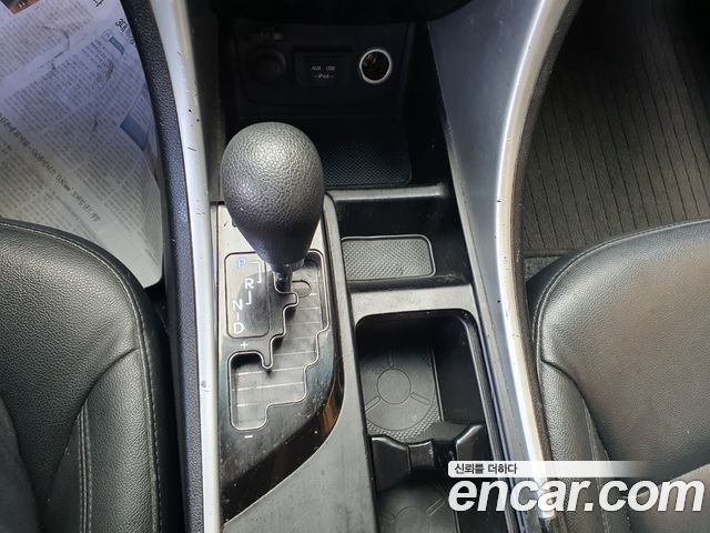 Hyundai Sonata 2011 — photo 9