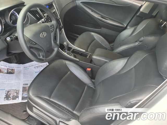 Hyundai Sonata 2011 — photo 10