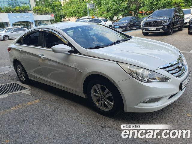 Hyundai Sonata 2011 — photo 20