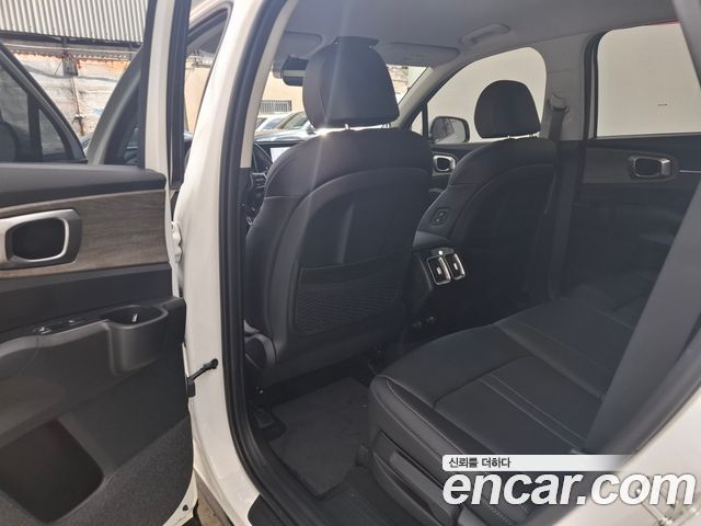 Kia Sorento 2023 — photo 16