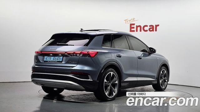 Audi Q4 e-tron 2022 — photo 2