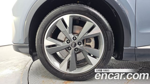 Audi Q4 e-tron 2022 — photo 5