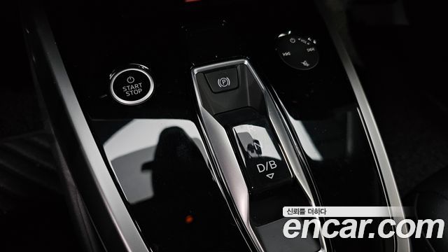 Audi Q4 e-tron 2022 — photo 12