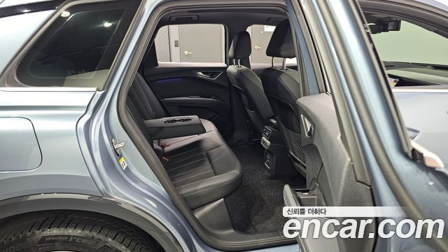 Audi Q4 e-tron 2022 — photo 17
