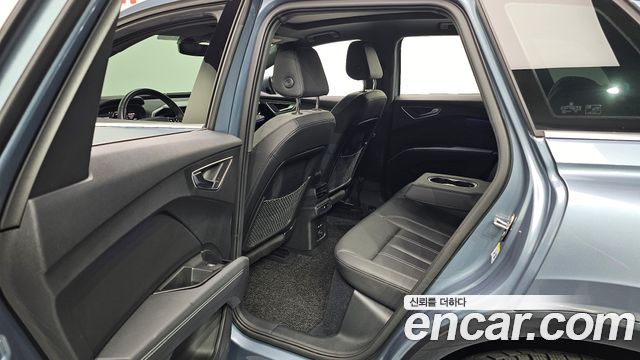 Audi Q4 e-tron 2022 — photo 18