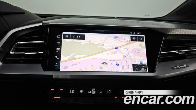 Audi Q4 e-tron 2022 — photo 20