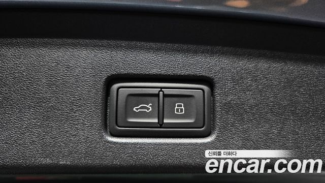 Audi Q4 e-tron 2022 — photo 25
