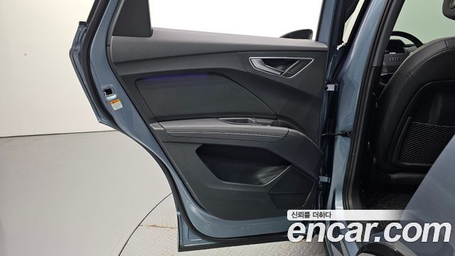 Audi Q4 e-tron 2022 — photo 15