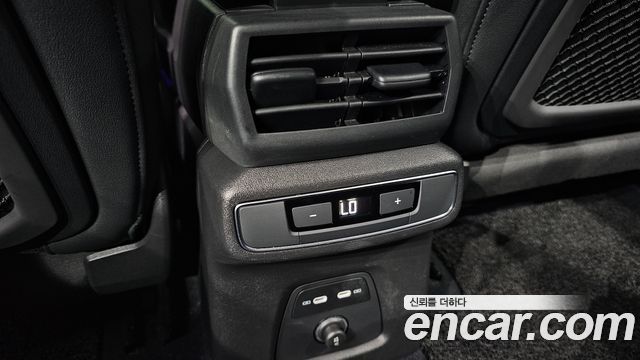 Audi Q4 e-tron 2022 — photo 34