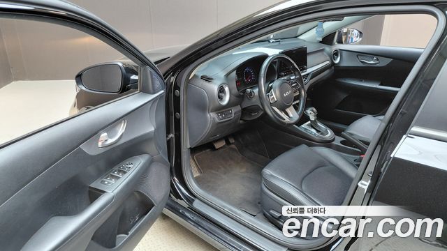 Kia K3 2023 — photo 13