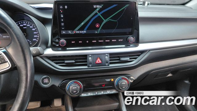 Kia K3 2023 — photo 19
