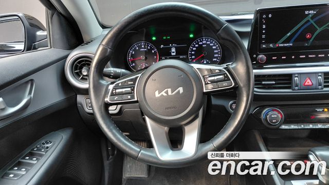 Kia K3 2023 — photo 20