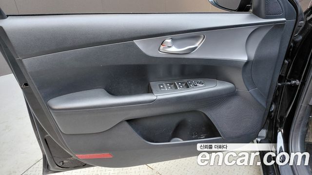 Kia K3 2023 — photo 14