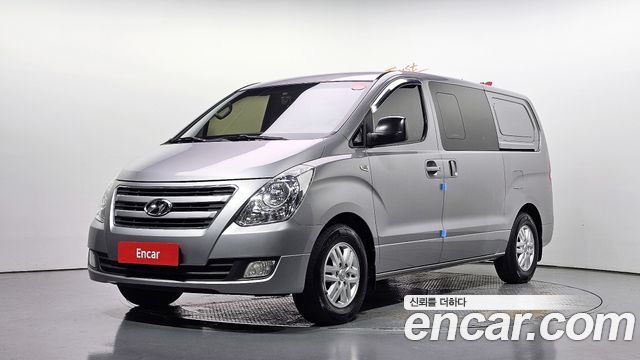Hyundai Starex 2017 — photo 1