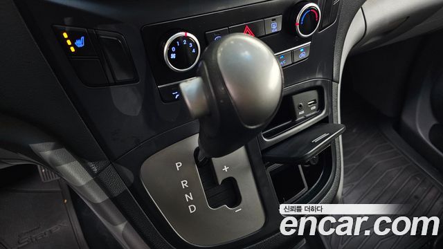 Hyundai Starex 2017 — photo 9