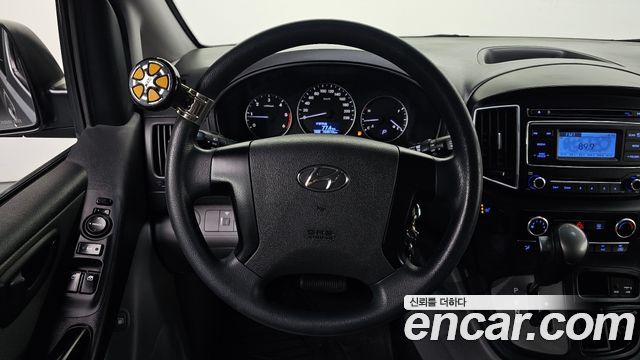 Hyundai Starex 2017 — photo 15