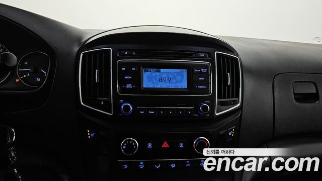 Hyundai Starex 2017 — photo 17