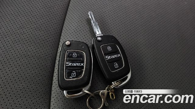Hyundai Starex 2017 — photo 20