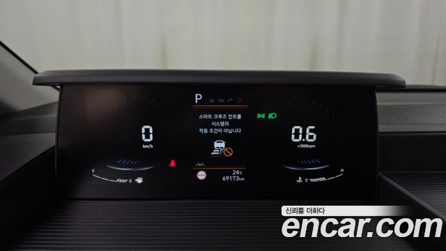 Hyundai Staria 2023 — photo 11