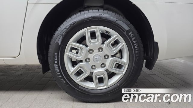 Hyundai Staria 2023 — photo 7